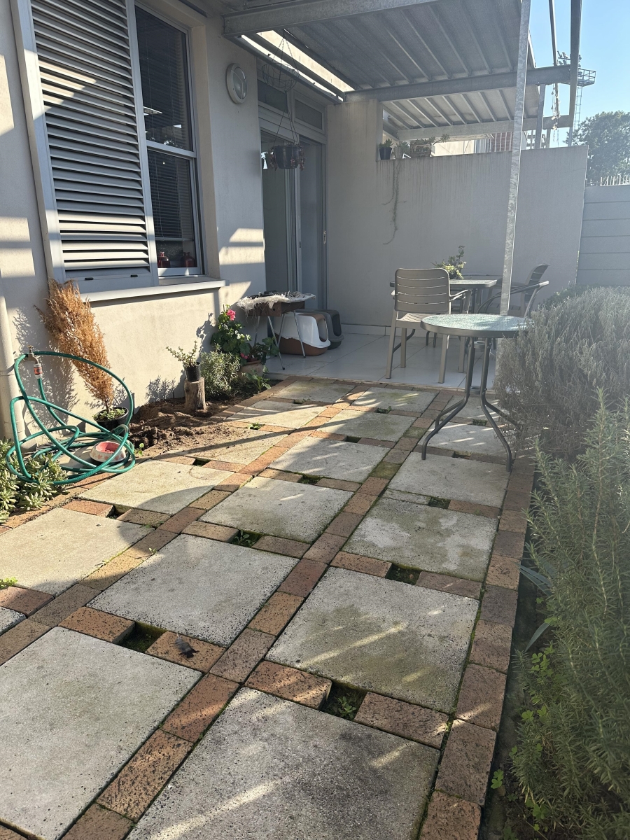 2 Bedroom Property for Sale in Hoog En Droog Western Cape